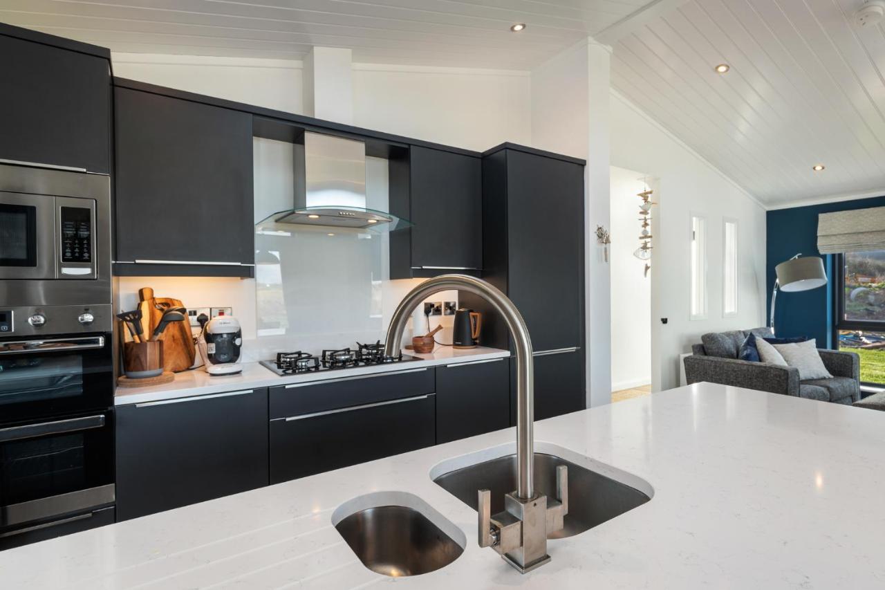 Hiraeth - Luxury Lodge With Hot Tub, Close To Beach Penally Exterior photo
