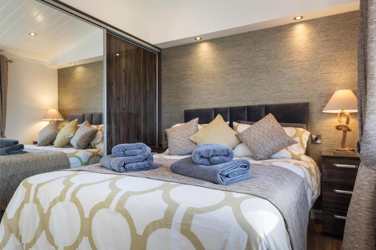 Hiraeth - Luxury Lodge With Hot Tub, Close To Beach Penally Exterior photo
