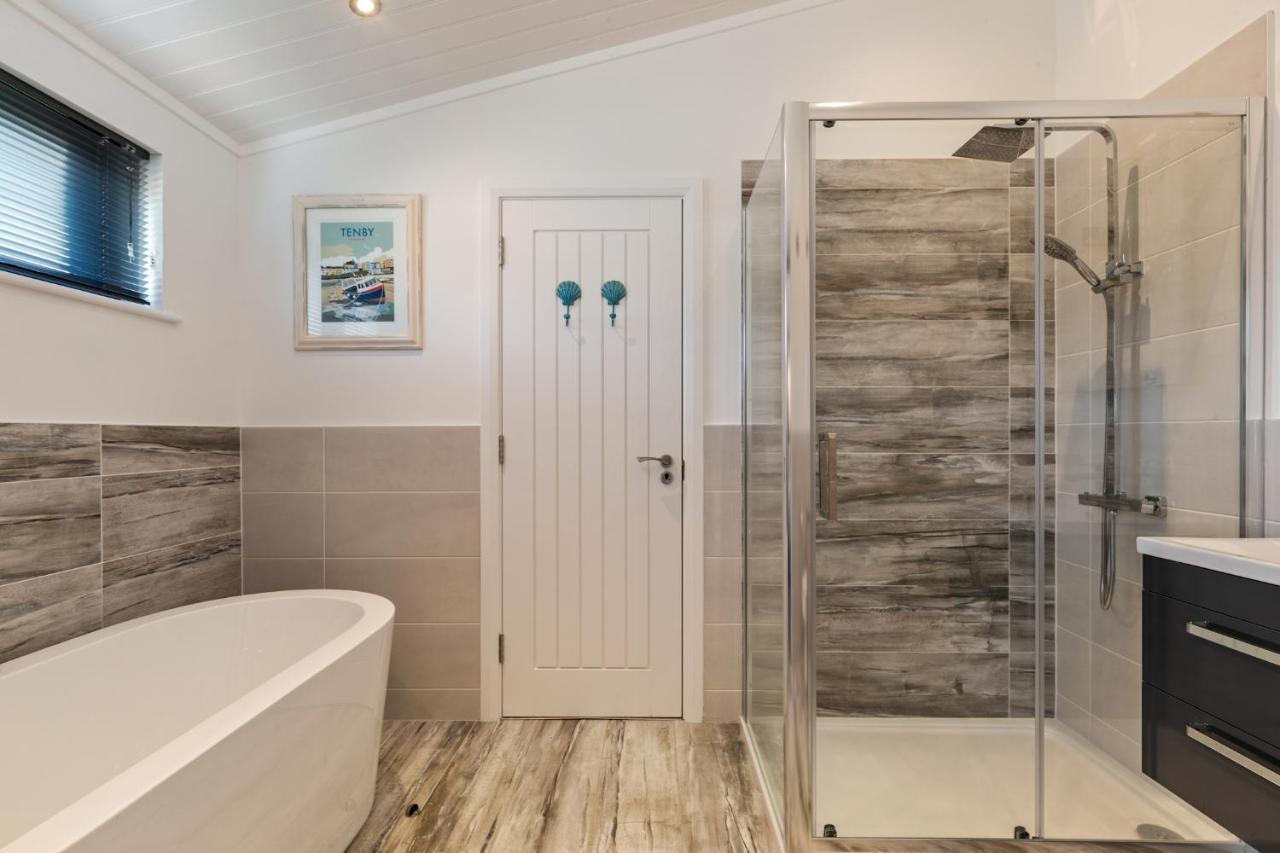 Hiraeth - Luxury Lodge With Hot Tub, Close To Beach Penally Exterior photo