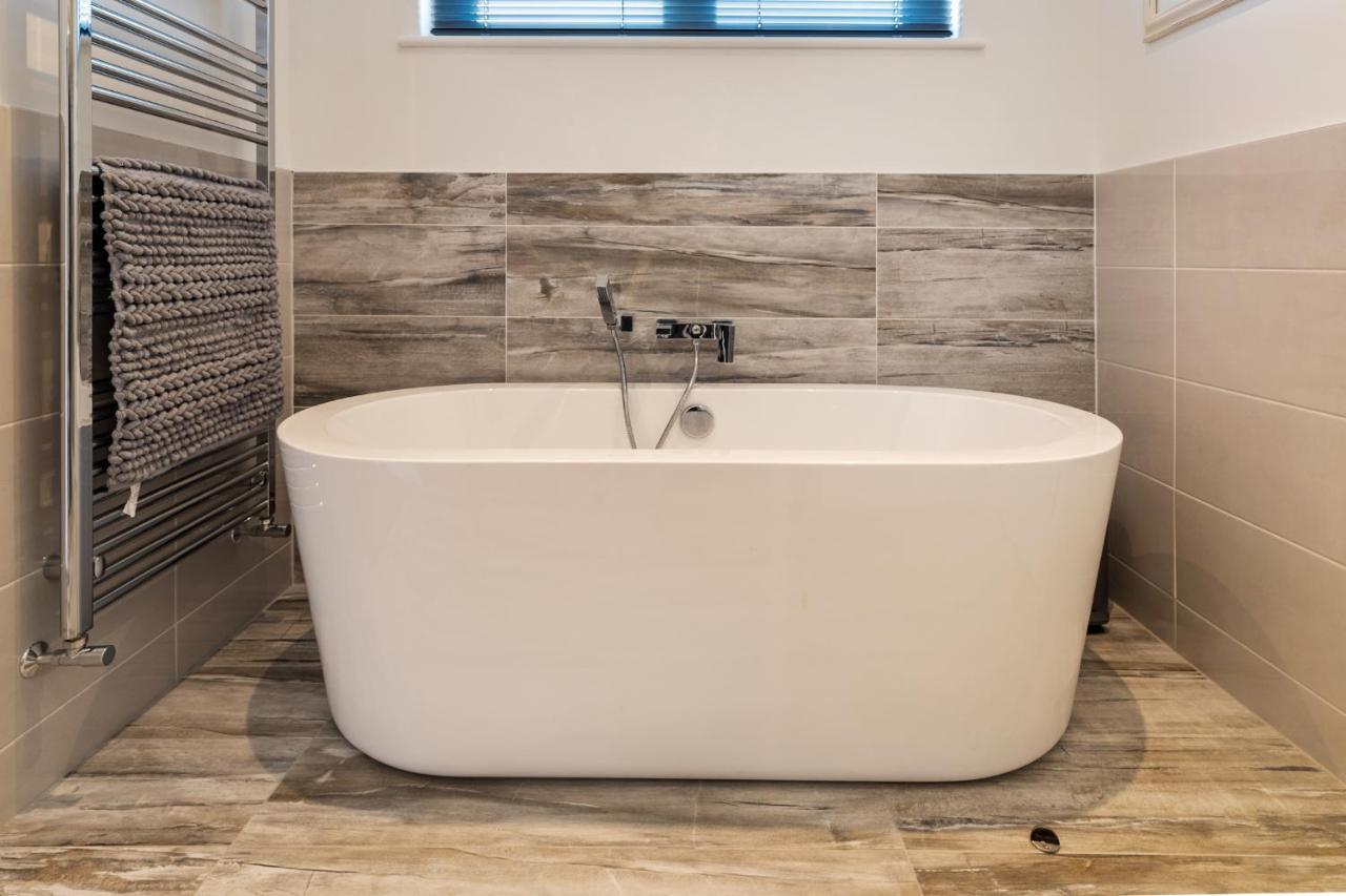 Hiraeth - Luxury Lodge With Hot Tub, Close To Beach Penally Exterior photo